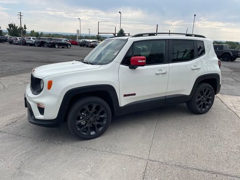 Certified 2023 Jeep Renegade Latitude w/ Sun/Sound Group AWD/4WD image 1