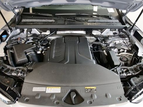 New 2025 Audi Q5 Premium Plus image 9