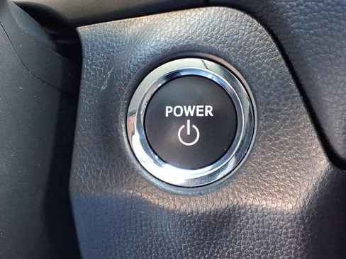Used 2025 Toyota RAV4 XLE AWD/4WD image 25