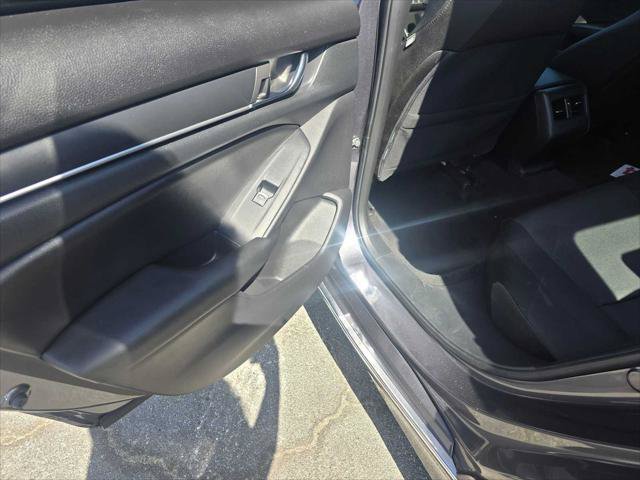 Used 2020 Honda Accord EX image 16
