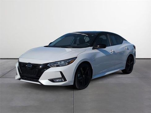 Used 2022 Nissan Sentra SR w/ Midnight Edition image 2