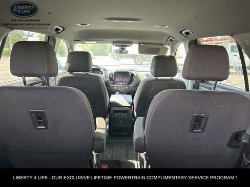 Used 2023 Chevrolet Traverse LT FWD image 11