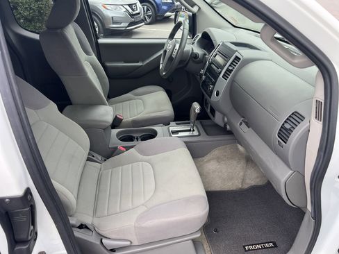 Used 2014 Nissan Frontier S RWD image 17