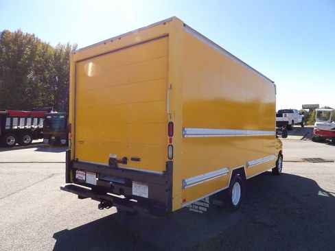 Used 2016 Ford E-350 and Econoline 350 Super Duty image 7