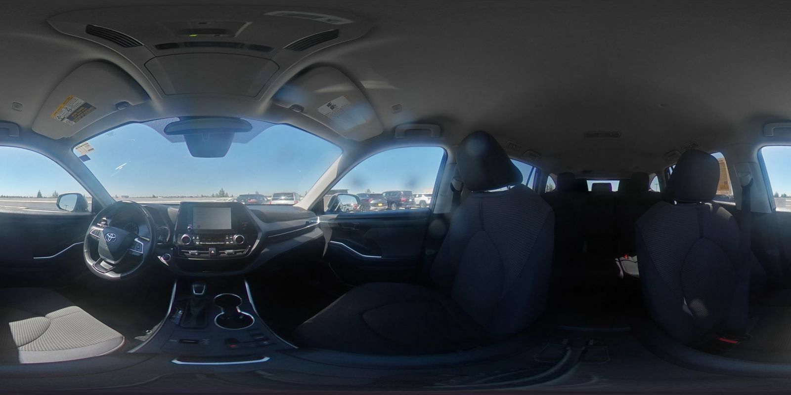 Used 2025 Toyota Highlander LE FWD image 42