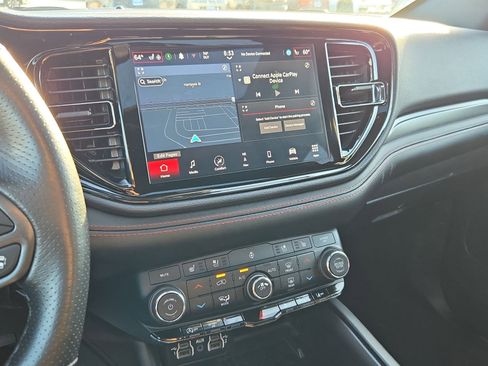 Used 2025 Dodge Durango GT image 23