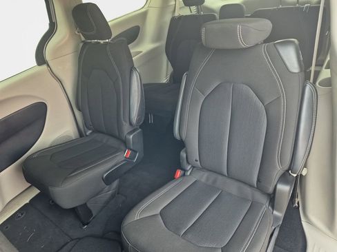 Used 2024 Chrysler Voyager LX image 19