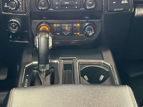 Used 2019 Ford F150 XLT w/ Equipment Group 302A Luxury AWD/4WD image 18
