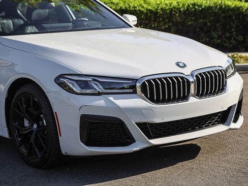 Used 2023 BMW 530e w/ M Sport Package RWD image 9