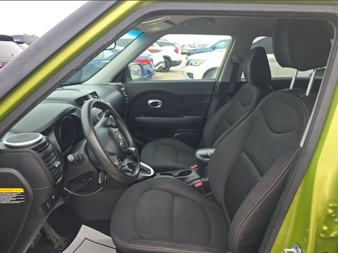 Used 2016 Kia Soul w/ Option Group 020 FWD image 7