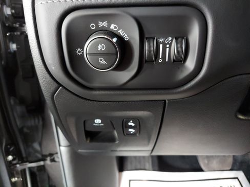 Used 2026 RAM 1500 Limited AWD/4WD image 28