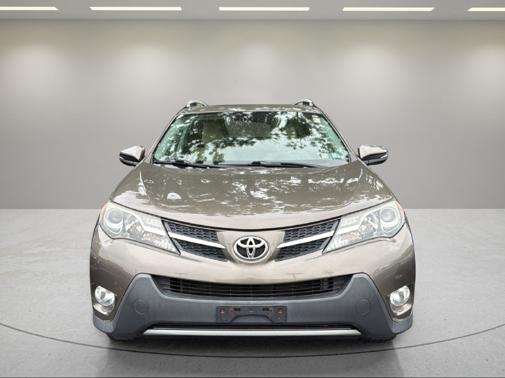 Used 2015 Toyota RAV4 Limited w/ Technology Package AWD/4WD image 4