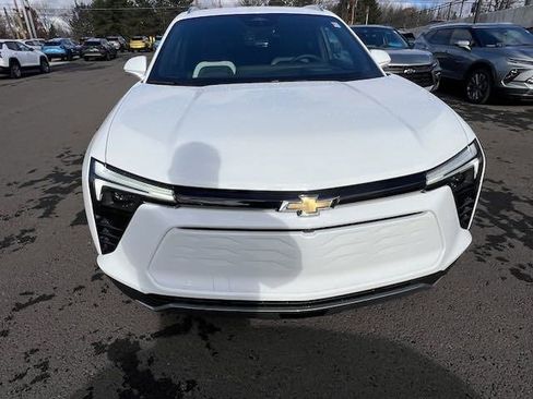 New 2025 Chevrolet Blazer EV LT image 9