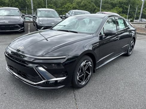 New 2026 Hyundai Sonata SEL FWD image 3