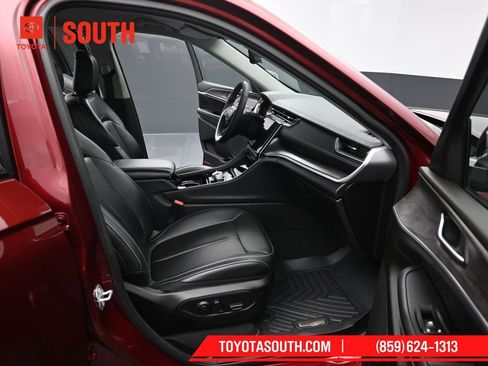 Used 2023 Jeep Grand Cherokee L Limited image 32