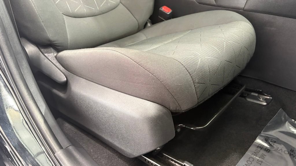 Used 2024 Toyota RAV4 XLE FWD image 21