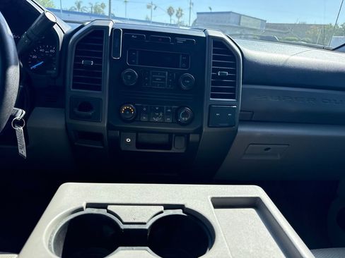 Used 2017 Ford F250 XL w/ Power Equipment Group AWD/4WD image 18