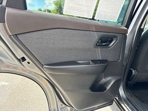 Used 2023 Nissan Rogue S AWD/4WD image 24