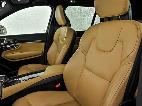 Used 2016 Volvo XC90 T6 Momentum AWD/4WD image 17