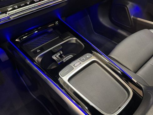 Certified 2025 Mercedes-Benz GLB 250 image 16