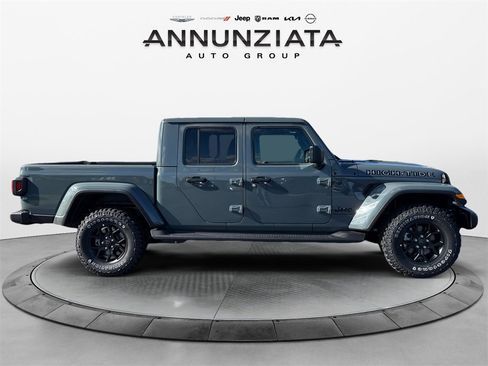 New 2025 Jeep Gladiator Sport image 6