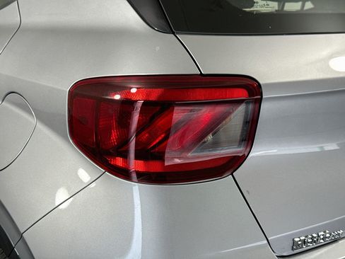 Used 2026 Hyundai Venue SE FWD image 35