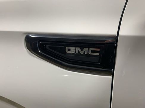 Used 2024 GMC Yukon XL AT4 AWD/4WD image 37