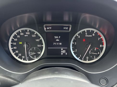 Used 2018 INFINITI QX30 Premium w/ Cargo Package image 15