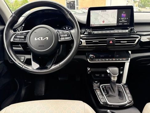 Used 2022 Kia Seltos EX AWD/4WD image 22