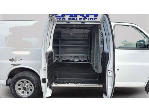 Used 2014 GMC Savana 1500 AWD image 24