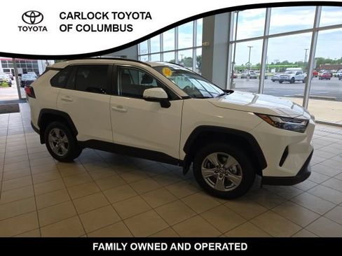 Used 2025 Toyota RAV4 XLE w/ Convenience Package FWD image 5