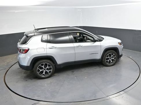 Used 2025 Jeep Compass Limited AWD/4WD image 36