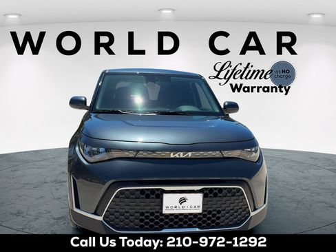 Used 2025 Kia Soul LX w/ LX Technology Package FWD image 2