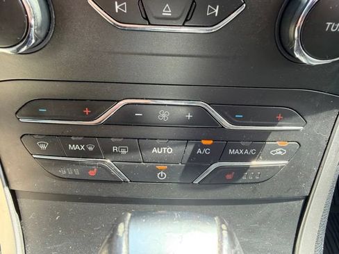 Used 2017 Ford Edge SEL w/ Canadian Touring Package FWD image 34