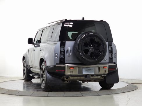 Used 2022 Land Rover Defender 110 X image 3