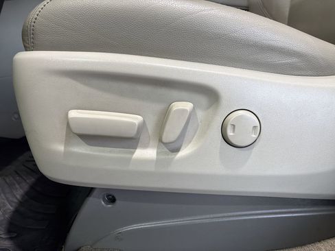 Used 2017 Toyota Sienna XLE w/ XLE Navigation Package image 12