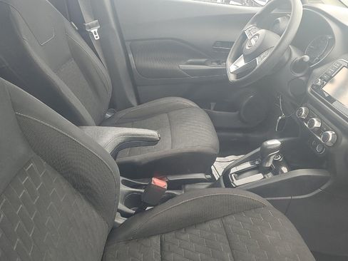 Used 2022 Nissan Kicks S FWD image 5