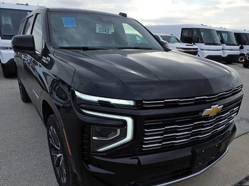 Used 2025 Chevrolet Suburban High Country image 1