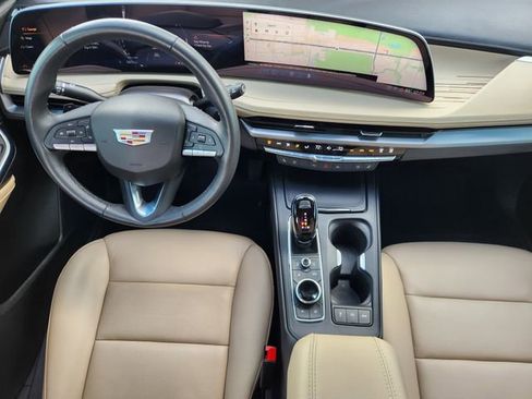 Used 2024 Cadillac XT4 Premium Luxury image 26