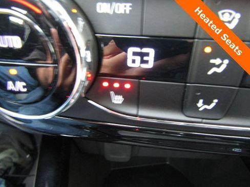 Used 2025 Chevrolet Trax LT w/ LT Convenience Package FWD image 9