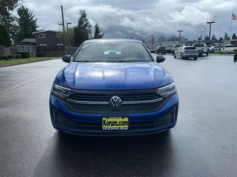 Used 2024 Volkswagen Jetta Sport image 8