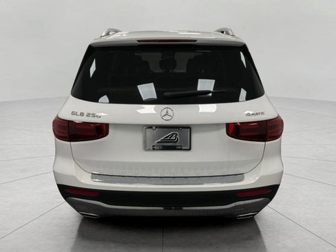 New 2026 Mercedes-Benz GLB 250 4MATIC image 4