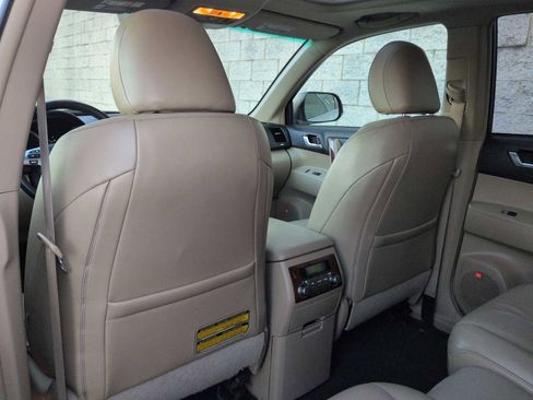 Used 2011 Toyota Highlander Limited image 19