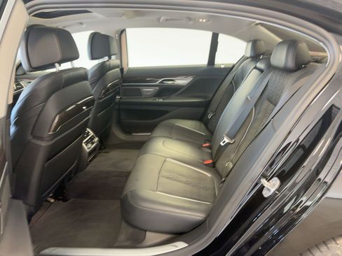 Certified 2022 BMW 740i xDrive w/ Premium Package image 14