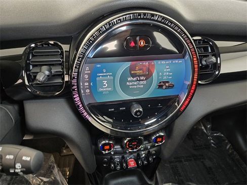 Used 2023 MINI Cooper 4-Door Hardtop image 22