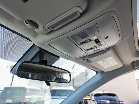 Used 2018 Toyota RAV4 XLE image 40