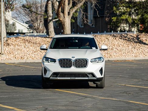 Used 2023 BMW X4 xDrive30i w/ Premium Package image 2