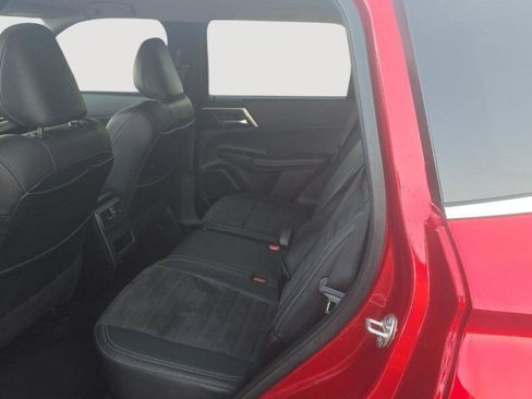 Used 2023 Mitsubishi Outlander SE AWD/4WD image 5