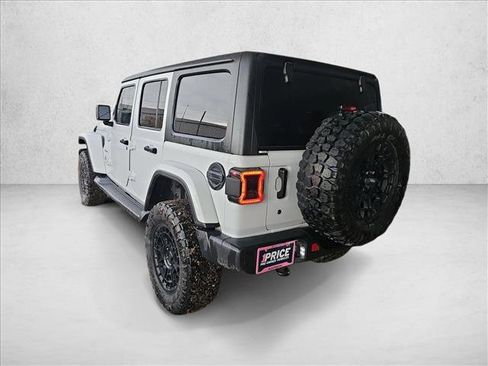 Used 2020 Jeep Wrangler Unlimited Sahara image 3