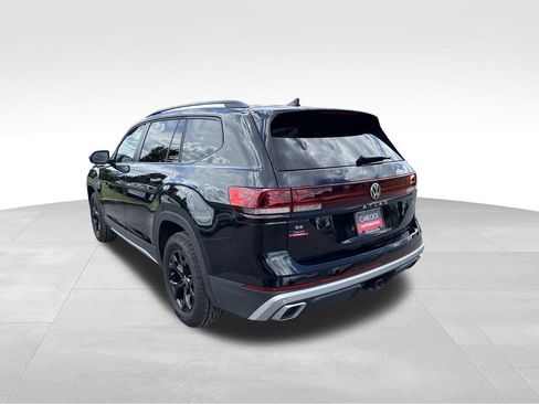 Used 2026 Volkswagen Atlas Peak Edition AWD/4WD image 6